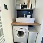 Rok's Mini Penthouse شقة