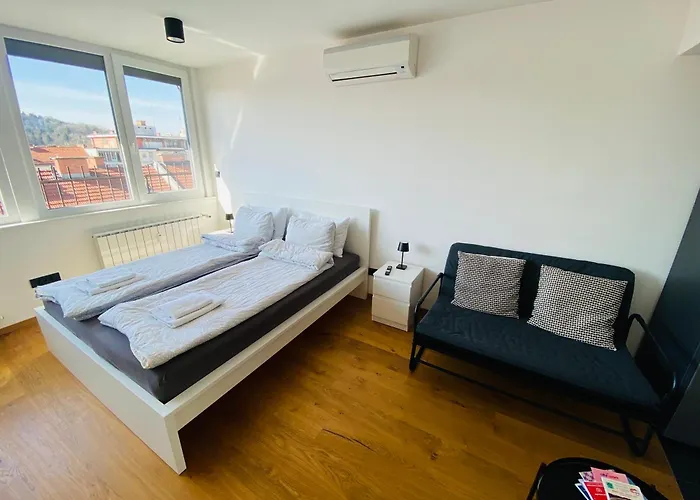 Rok's Mini Penthouse شقة