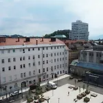 Rok's Mini Penthouse Apartman Ljubljana